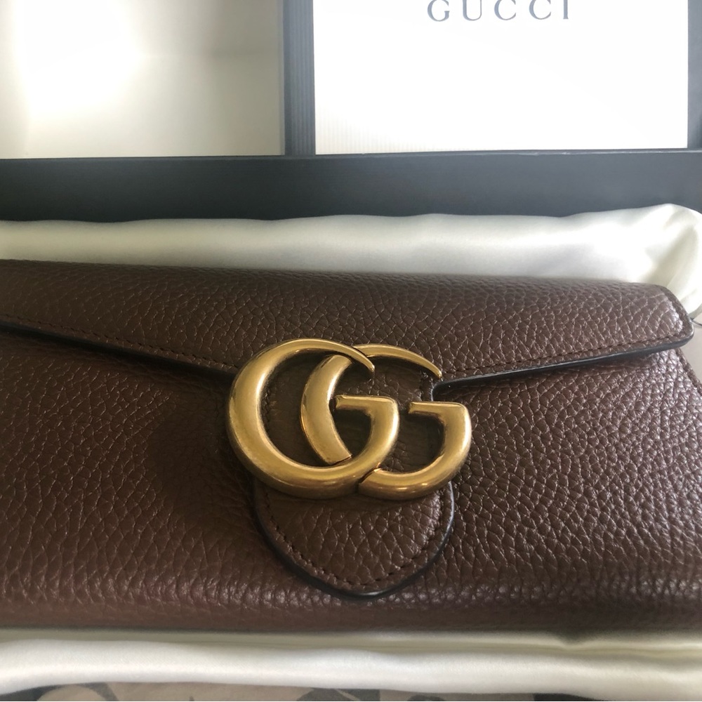 Authentic Gucci wallet NEVER USED